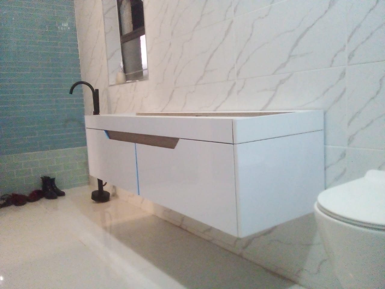 5 Mountains Projects |  Carpentry, Partitions, Bulkhead, Kitchen, Cupboards, Wardrobes Interior & Exterior, Painting, Wallpaper