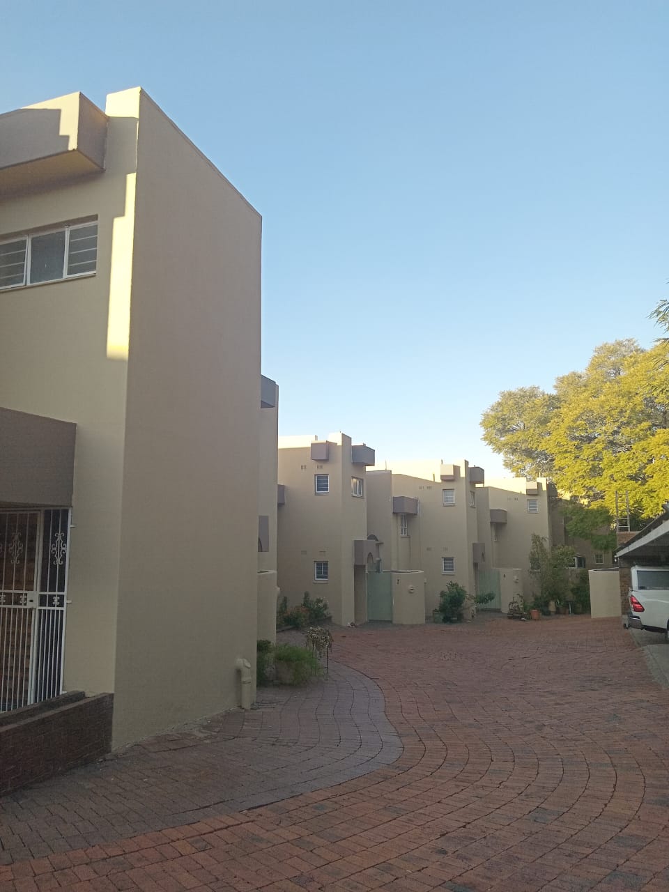 5 Mountains Projects |  Carpentry, Partitions, Bulkhead, Kitchen, Cupboards, Wardrobes Interior & Exterior, Painting, Wallpaper